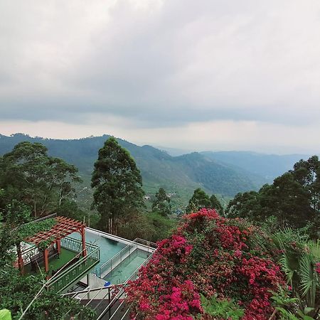 Fragrant Nature Munnar - A Five Star Classified Hotel Exteriör bild