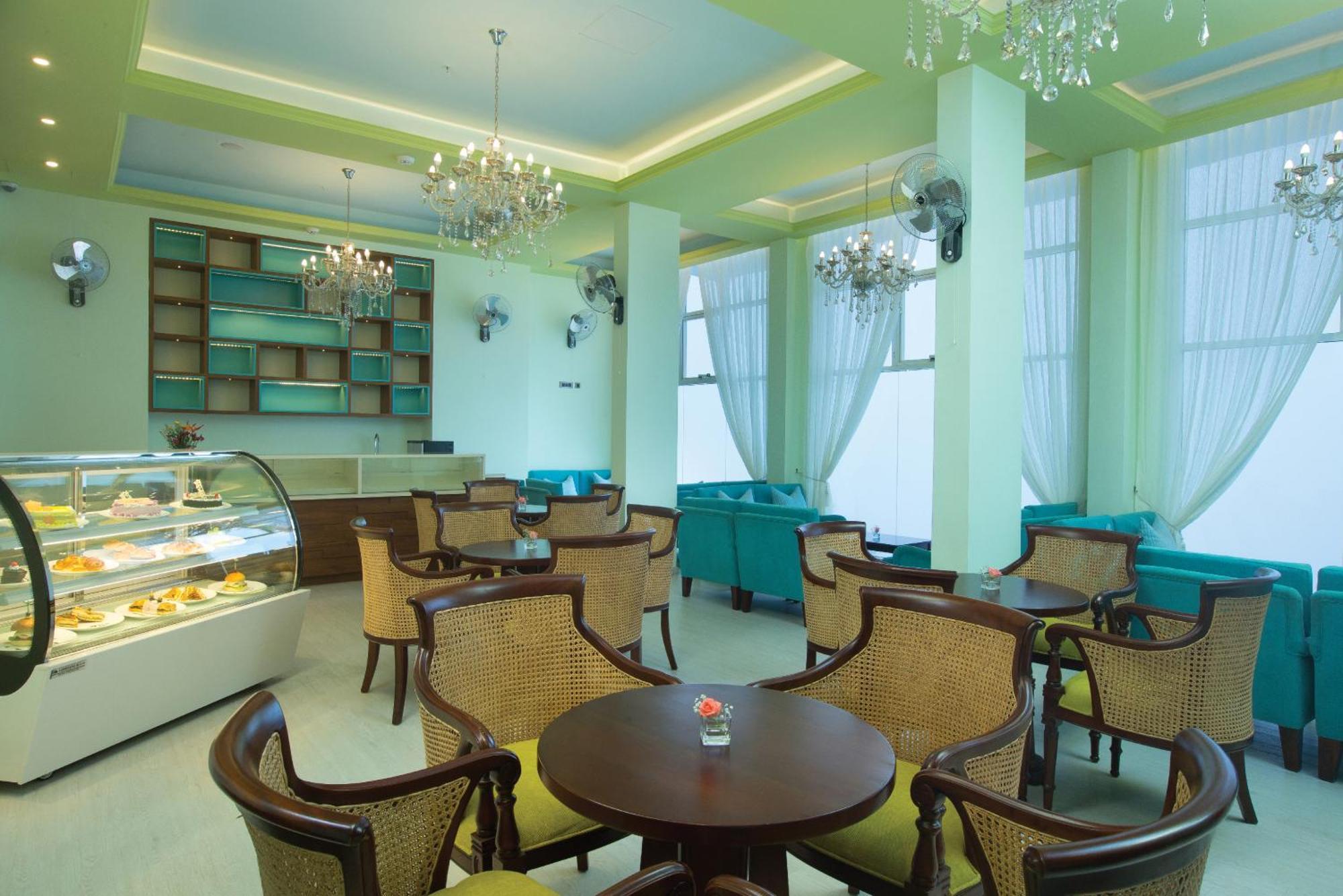 Fragrant Nature Munnar - A Five Star Classified Hotel Exteriör bild