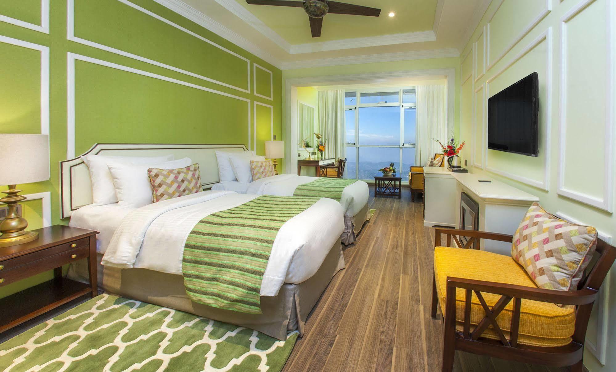 Fragrant Nature Munnar - A Five Star Classified Hotel Exteriör bild